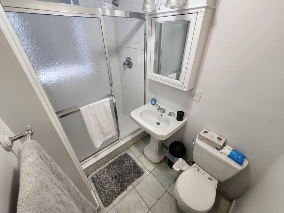Spacious 3 Bedroom Apartment Mins To Nyc! Union City Kültér fotó