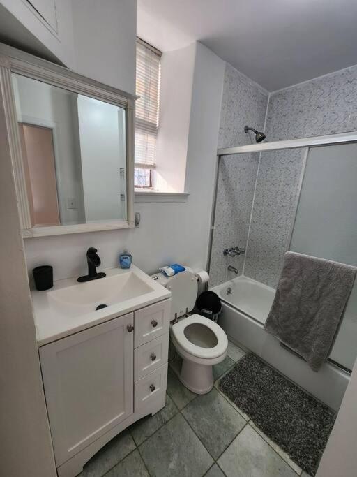 Spacious 3 Bedroom Apartment Mins To Nyc! Union City Kültér fotó